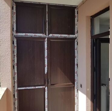 Mebellərin yığılması: Plastik Şkaf balkonda və ya blokda istifadə olunan yeri faydalı — 13