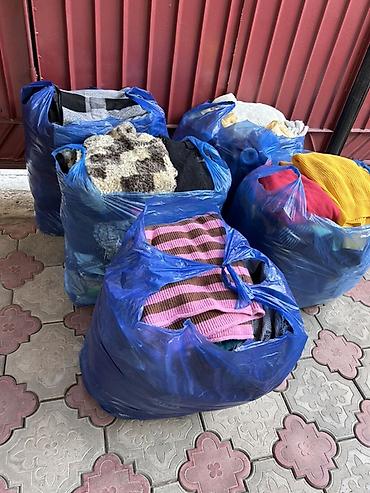 костюмерная: Вещи б/у без выбора, в основном женские. Приезжайте, забирайте. ЛОТ — 3