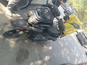 cl 63: Скутер 49cc для городской доставки - Объем двигателя: 49 см³ — 3