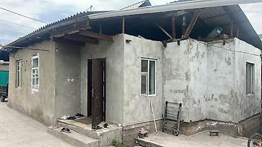 Продажа коттеджей и домов: Продается дом самана с кирпичной времянкой на участке 5 соток. Все — 6