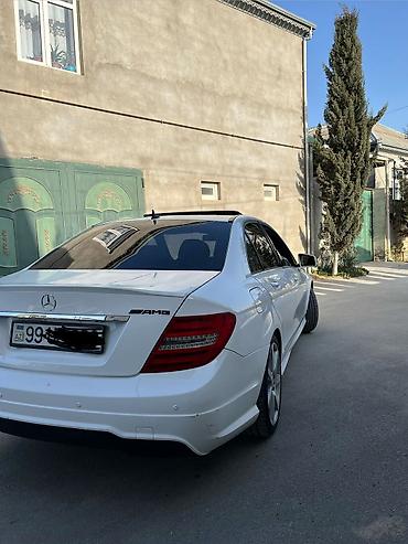 mercedes benz e250: Mercedes-Benz C 250: 1.8 l | 2014 il Sedan — 4