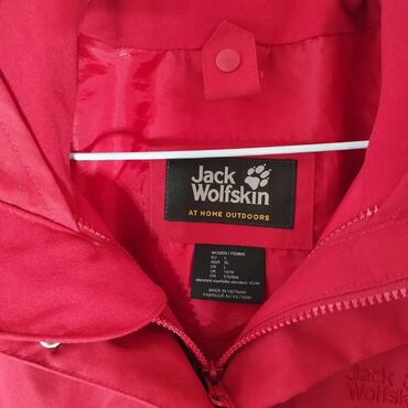 kurtka qiymetleri: Original Jack Wolfskin woman olcu: L qiymet: 15 azn