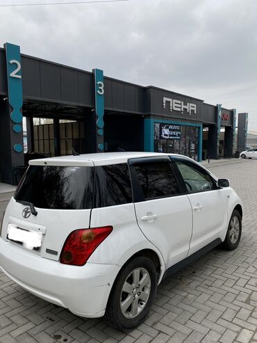 машина kg бишкек тойота: Toyota ist: 2002 г., 1.3 л, Автоматтык, Бензин, Хетчбек