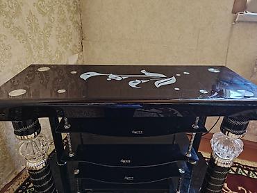 ev t: Qara şüşə TV stendi - Material: temperli qara şüşə rəflər və üst — 2