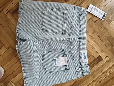 Personal Items: Ženske šorts farmerice – prugasti dezen - Kroj: klasičan denim šorts at lalafo.rs — 1 Personal Items: Ženske šorts farmerice – prugasti dezen - Kroj: klasičan denim šorts — 1