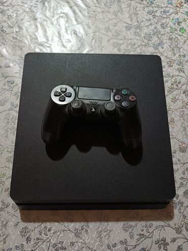 part time işlər: Slim Model Ps4 9.00 Versiya Proşifka model satılır. 3TB (1 Daxilində 2