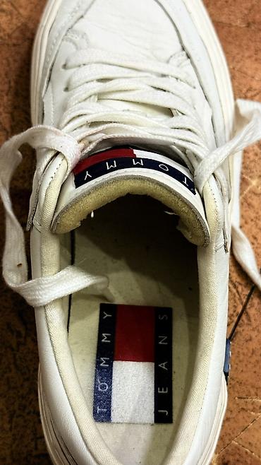 Кроссовки и спортивная обувь: Мужские кроссовки, 40, Tommy Hilfiger, Б/у, цвет - Белый, Платная доставка — 10