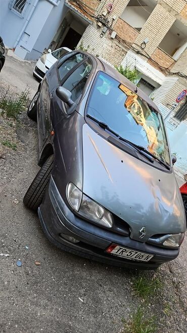 Renault Scenic: 1.9 l. | 1999 έ. | 300000 km. | Πολυμορφικό