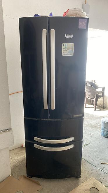 Soyuducular: İşlənmiş soyuducu alıram Xüsusiyyətlər: - Üst kamera dondurucu, alt — 9