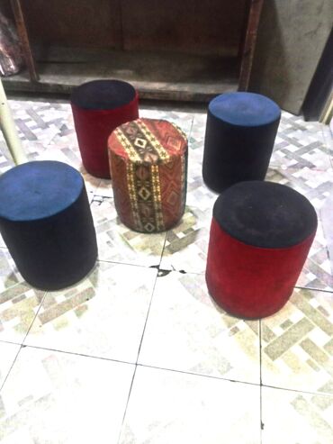 Rəflər: İşlənmiş, Pufik oturacaq, Parça, Kredit yoxdur, Çatdırılma yoxdur