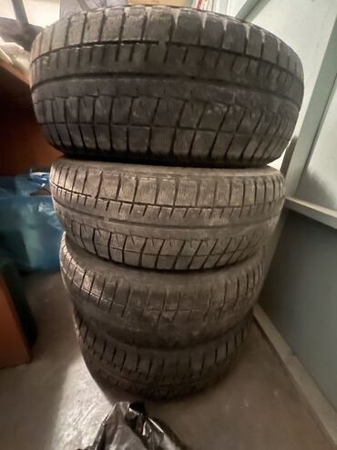 Шины: Шины 185 / 65 / R 15, Зима, Б/у, Комплект, Легковые, Япония, Bridgestone