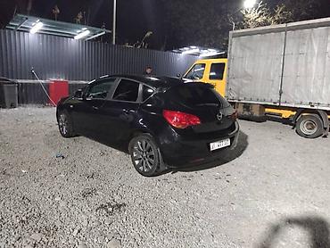 Opel: Opel Astra: 2010 г., 1.8 л, Механика, Хэтчбэк — 7