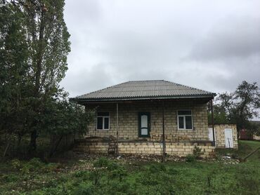 Həyət evləri və villaların satışı: 4 otaqlı, 100 kv. m, Orta təmir