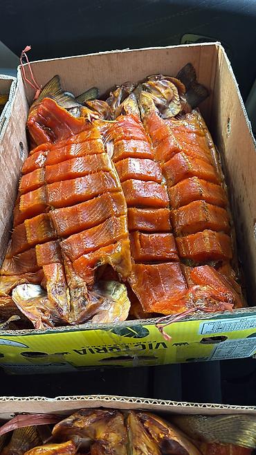 Икра: Копченный форель средне соленная домашнего копчения очень вкусная — 4
