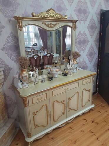 круглый стол на заказ: Klassik üslubda qonaq otağı mebel dəsti Rəng: krem + qızılı