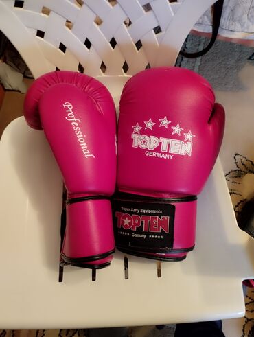 перчатки для спорта: Боксерские перчатки отличное качество кожанныедля подростка