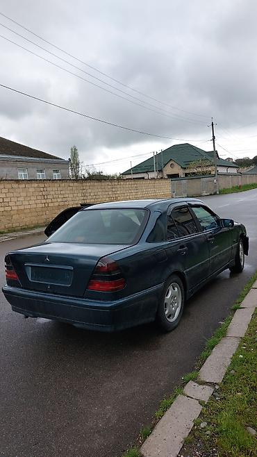 Mercedes-Benz: Mercedes-Benz C-Class: 1.8 l | 1996 il Sedan — 4
