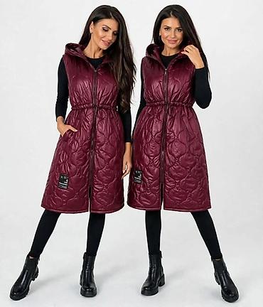 ivko sweaters: Ženska dugačka prošivena prsluk-jakna sa kapuljačom - Kroj: midi — 1