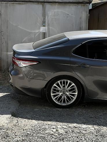 авто прод: Toyota Camry: 2018 г., Автомат, Седан — 2