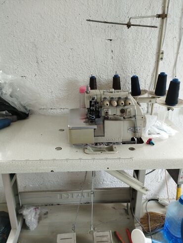 Промышленные швейные машинки: Прямо строчка 
Пятинитка состояние