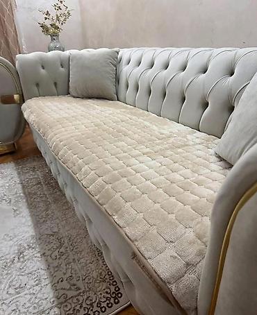 Prekrivači za nameštaj: Set od 3 plisana flekera 3000 din 
Dimenzije:70x70,
70x150,70x200 — 14