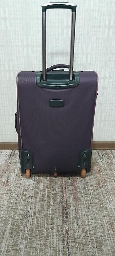 Чемоданы: Чемодан, Б/у, Материал: Полиэстер, Средний (40 - 70 л), На колесах, С внешними карманами, С выдвижной ручкой — 9