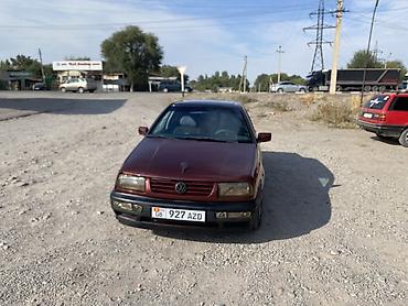 панорама на спринтер: Volkswagen Vento: 1993 г., 1.8 л, Механика, Бензин, Седан — 2