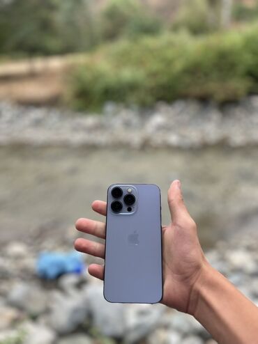 Digər mobil telefonlar: IPhone 13 Pro, Sierra Blue