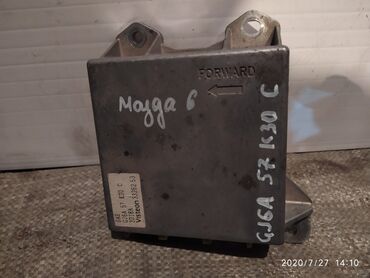 j 7: Подушка коробки передач Mazda Б/у, Оригинал