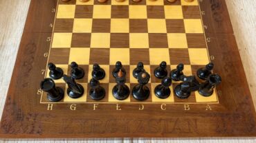 Шахматы: Шахматы СССР. Полный комплект! Все одинаковые. Доска дерево. Фигуры — 9