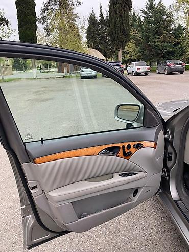 Mercedes-Benz: Mercedes-Benz E 320: 3.2 l | Sedan — 9