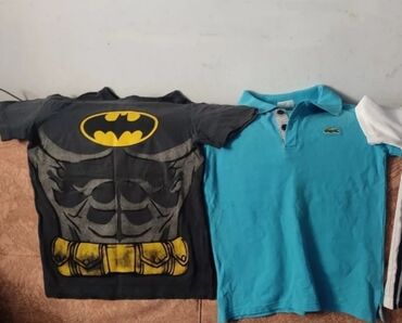 Топы и рубашки: Batman kofta yaş 6-7,122sm boy.Lacoste mavi kofta yaş 7