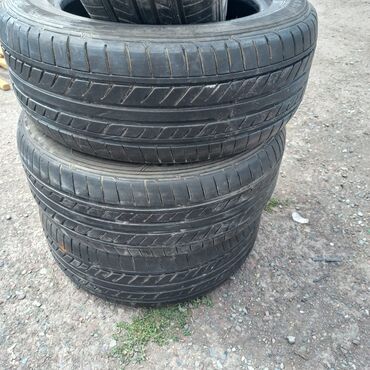 шина 225 55 16: Комплект из четырех автомобильных шин размером 225/55R16. Эти шины