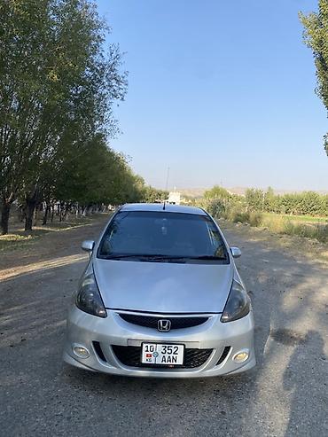 Honda Fit: 2002 г., 1.5 л, Автомат, Бензин, Хэтчбэк