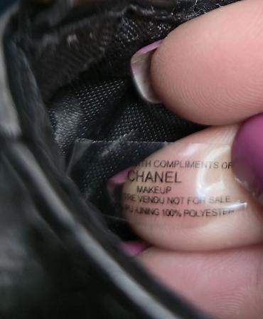 sinsay valjevo: CHANEL Make up. Mala crna torbica preko ramena za mobilni i sitnice — 3