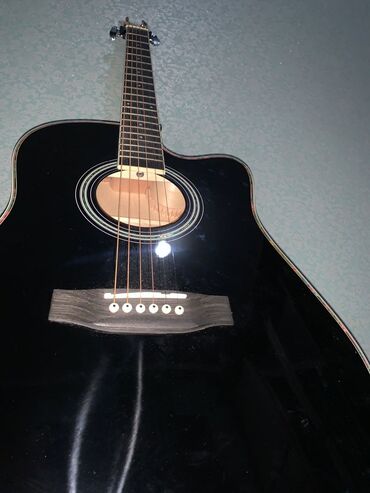 купить гитару дешево: Продаётся гитара срочно!новый