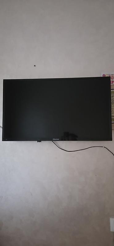 hisense 49: Телевизор Hisense, диагональ примерно 40–43". Плоская панель с тонкими — 1