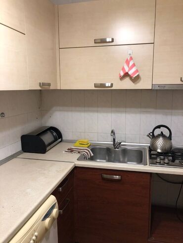 Uzunmüddətli kirayə mənzillər: Koroğlu parkının düz yaxınlığında və bir neçə universitetə (ADA, Tibb — 14