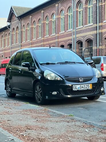 Honda: Honda Jazz: 2007 г., 1.4 л, Механика, Бензин, Седан