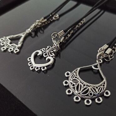 kozni neseseri zenski: Pendant necklace, Material: Leather