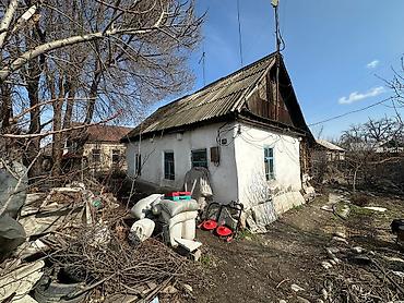 Продажа коттеджей и домов: Продаю Дом 2 ком Район: Автовокзал Алматинка - Жибек Жолу (Осмункула) at lalafo.kg — 1 Продажа коттеджей и домов: Продаю Дом 2 ком Район: Автовокзал Алматинка - Жибек Жолу (Осмункула) — 1