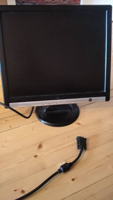 komputer monitoru: Salam
SONYmonitor 45-diogonal.
İşləkdir.
40-manat