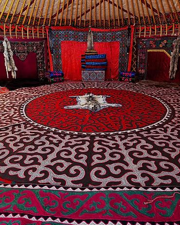 Аренда юрт: Аренда юрты, Каркас Деревянный, 85 баш, Стулья, Стол, С полом — 7