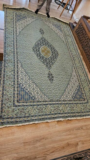 Süni güllər: Xalça Dekorativ, İran