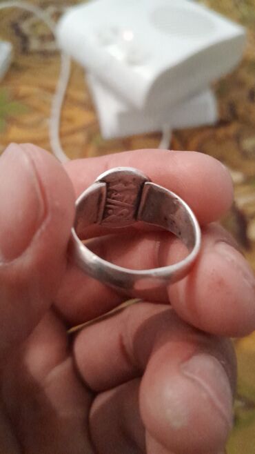 помолвочное кольцо: Продаются редкий вид сереброный колец нукра (бухарский танга )