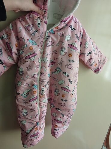 uşaq pijama kombinzon: Qiz usagi ucun kombinzon yenidir hec geyilmeyib. Razmer 1 yaş