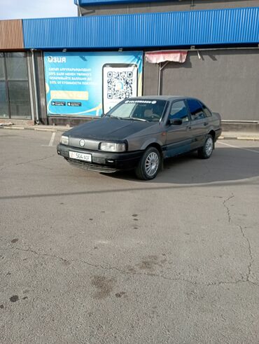 вента пассат: Volkswagen Passat: 1990 г., 1.8 л, Механика, Бензин, Седан