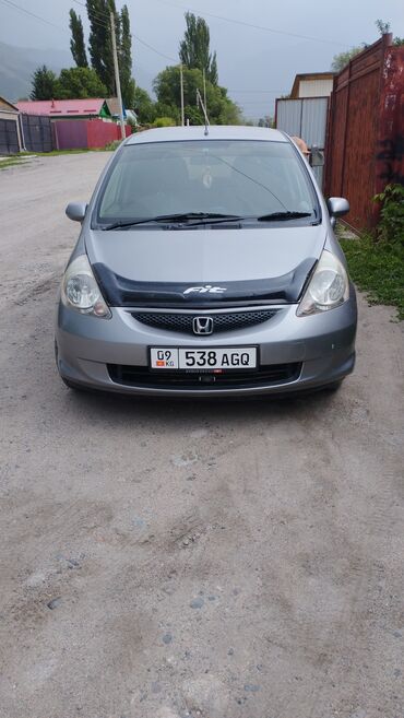 мондео 2: Honda Fit: 2003 г., 1.3 л, Автомат, Бензин, Седан
