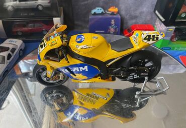 Avtomobil modelləri: Коллекционная модель Yamaha YZR-M1 #43 Valentino Rossi MotoGP 2006 — 18