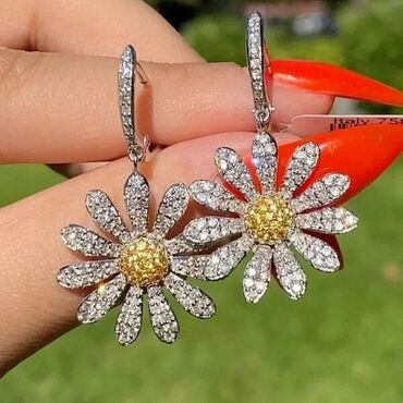 серьги кольцо: Женские серьги-гвоздики в виде цветка подсолнуха, диаметр 2,5 см
